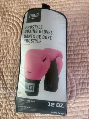 Everlast Pink and Black ProStyle Boxing Gloves 12 oz